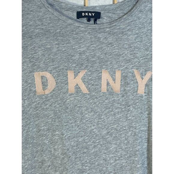 DKNY Sm Embroidered Logo Tee - Picture 3 of 12